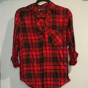 New York & Company Red and Black Plaid Split Neck Top size small like new